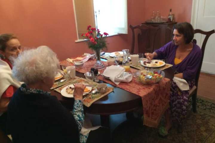 Dining 40 of 46