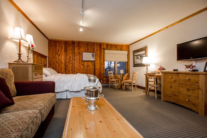 Room 13 of 60