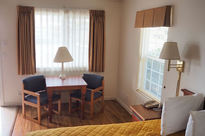 Room 17 of 25
