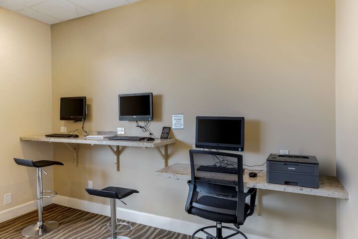 Business Center 55 of 59