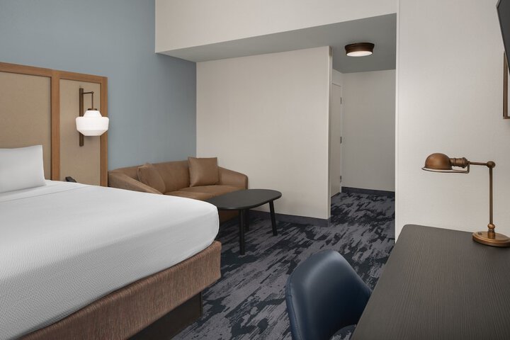 Room 17 of 35