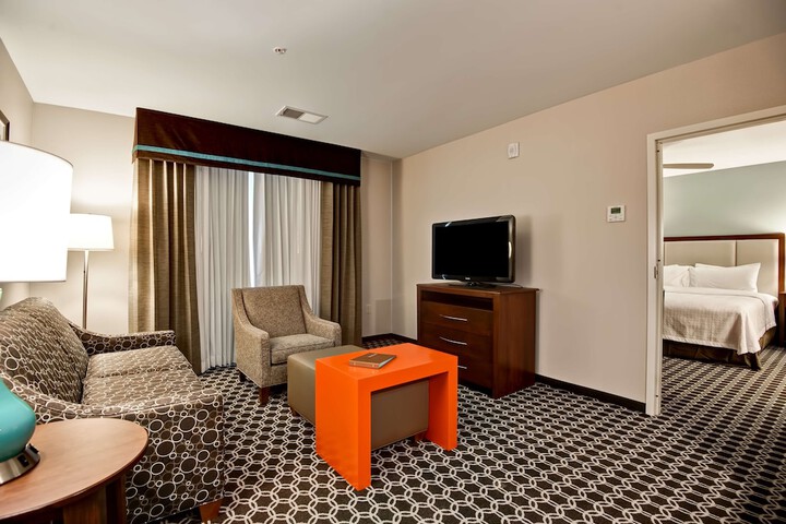 Room 11 of 32