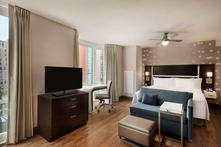 Room 34 of 59