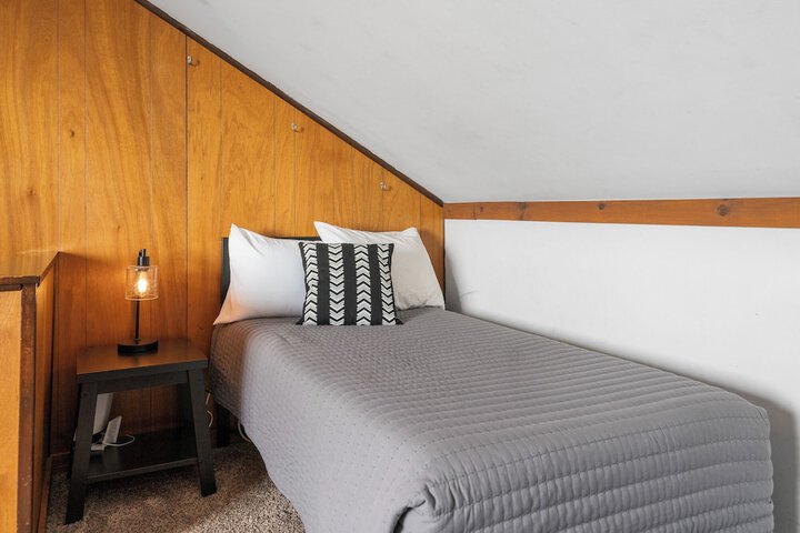 Room 43 of 154
