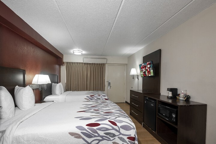 Room 12 of 25