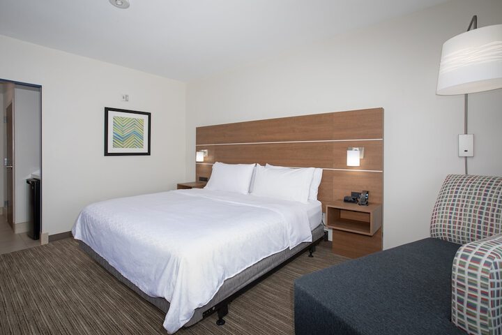 Room 35 of 48
