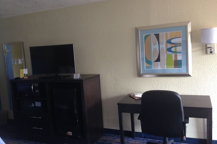 Room 15 of 25