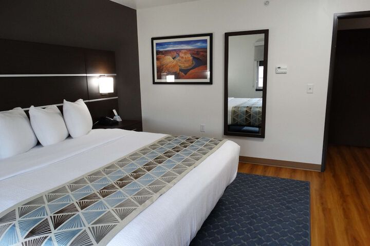 Room 15 of 40