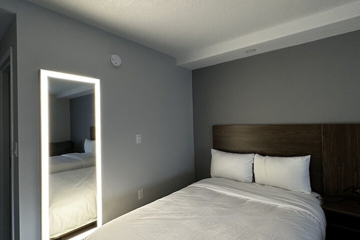 Room 17 of 39