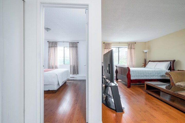 Room 4 of 13