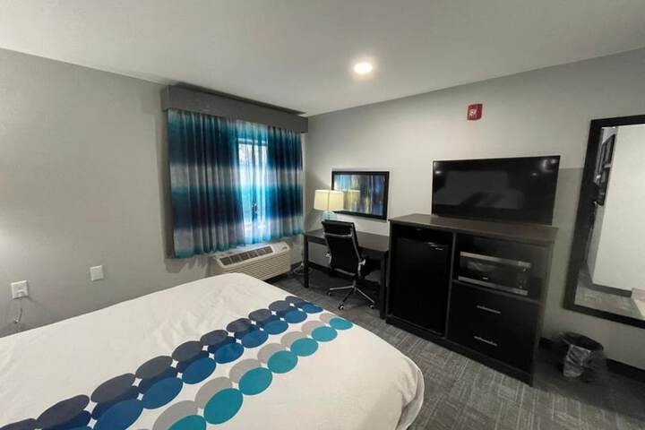 Room 13 of 50