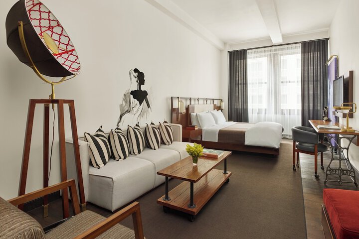 Room 30 of 62
