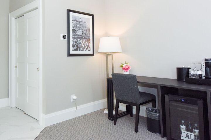 Room 25 of 144
