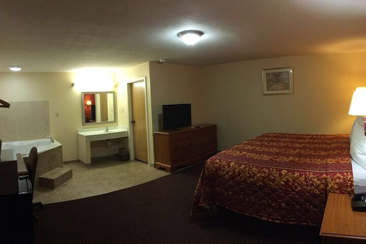 Room 6 of 18