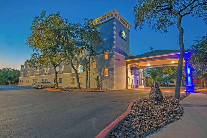 Hotel 2 of 48