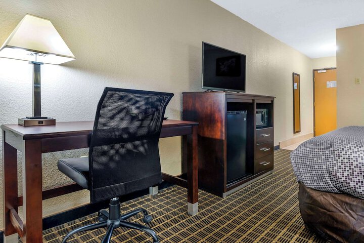 Room 34 of 46