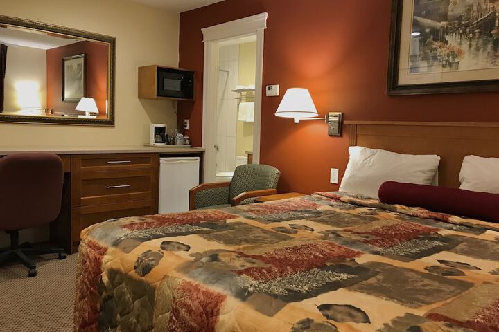 Room 22 of 38