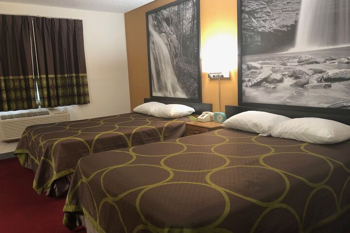 Super 8 by Wyndham Front Royal Near Shenandoah National Park