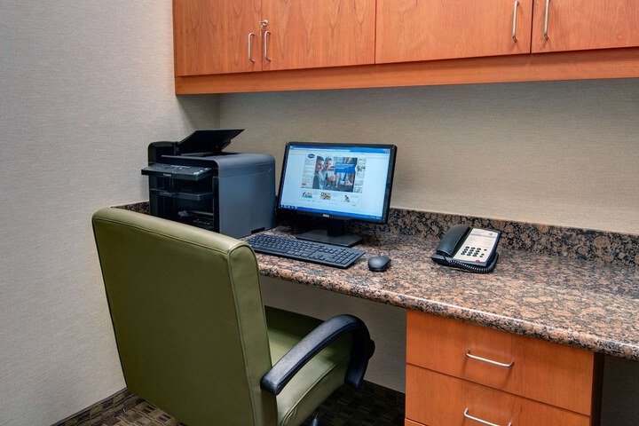 Business Center 80 of 80