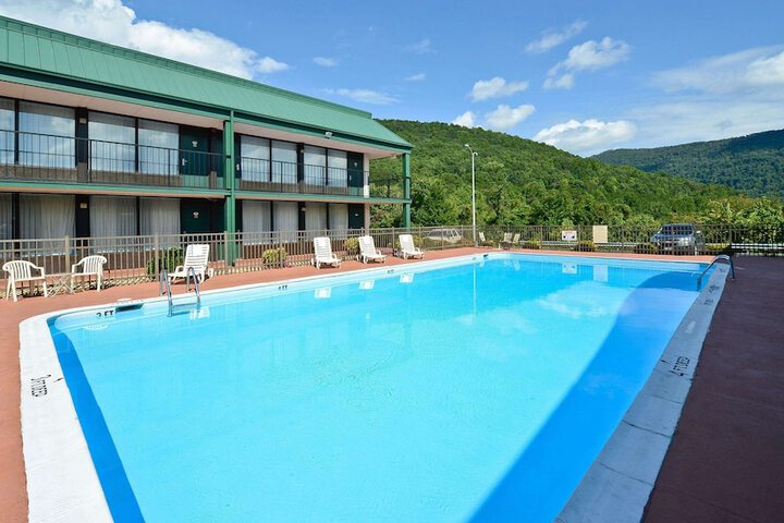 Pool 5 of 37