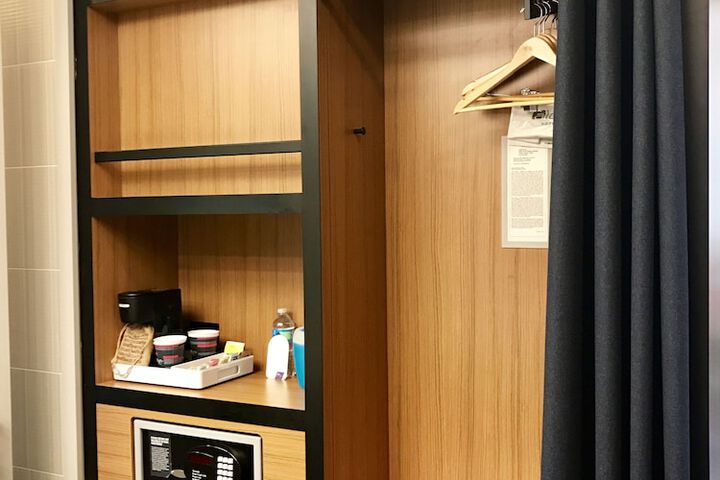 Room 13 of 26