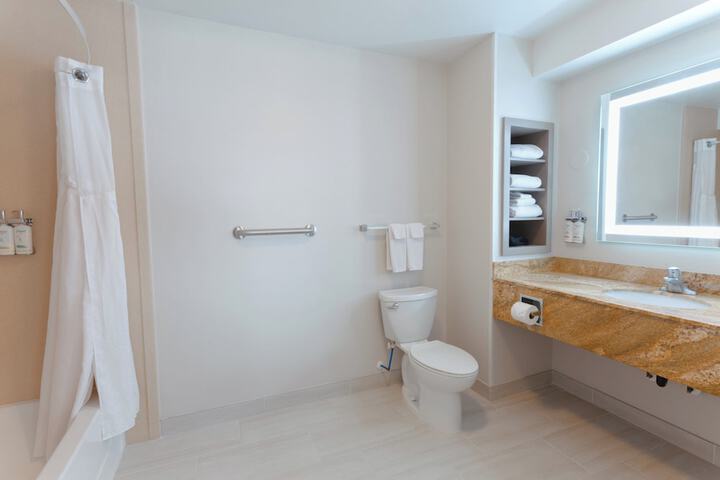 Holiday Inn Express & Suites Logan by IHG
