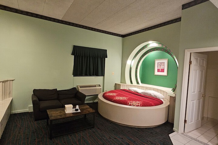 Room 12 of 12