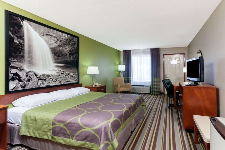 Room 4 of 19