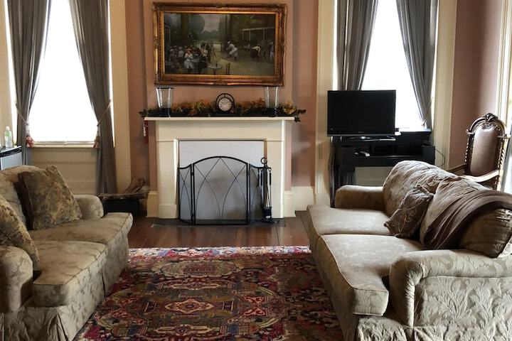 Room 10 of 38