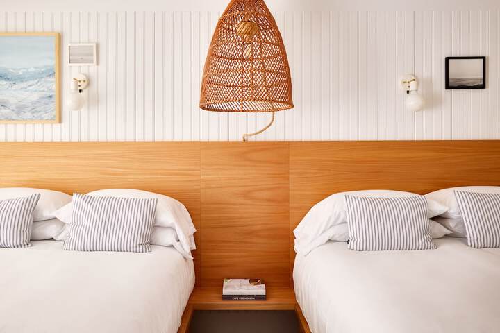 Room 15 of 19