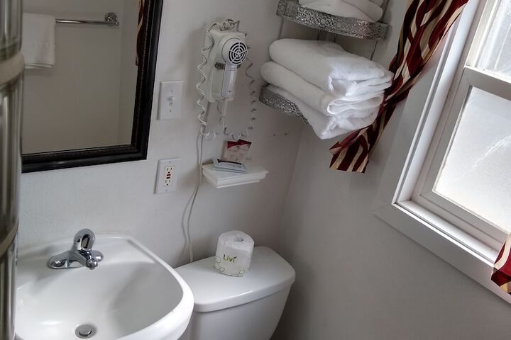 Room 35 of 42