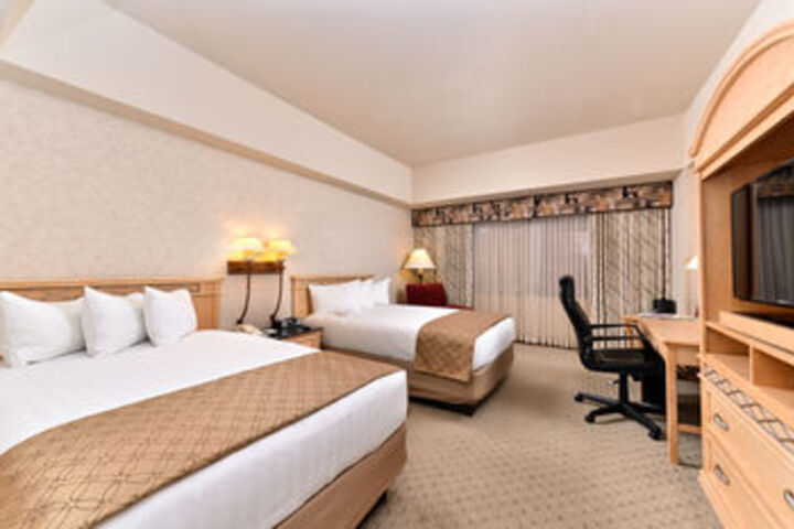 Edward Hotel and Convention Center
