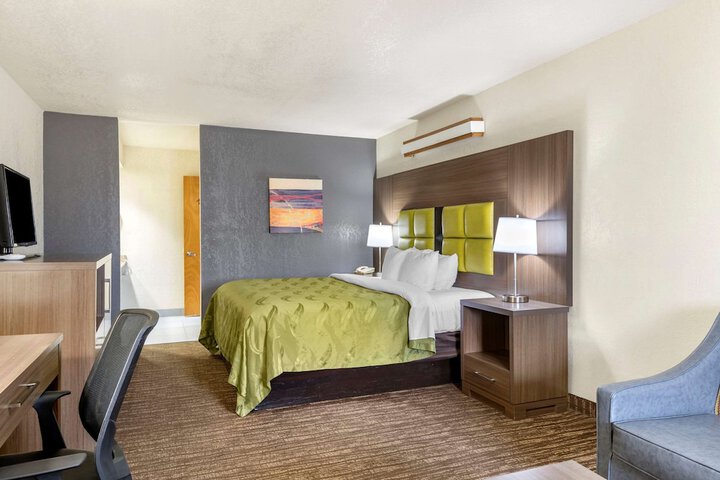Room 21 of 29