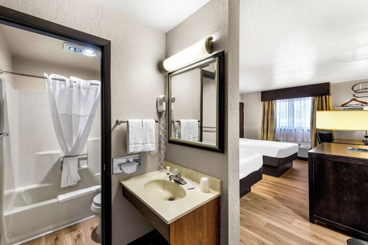 Room 17 of 42