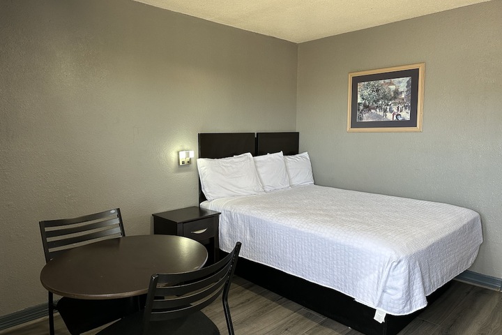 Room 17 of 54