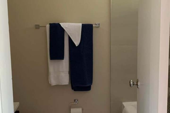 Room 5 of 8