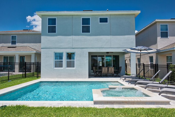 Pool 19 of 705