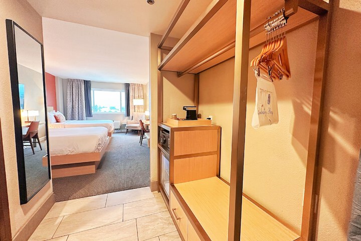 Room 96 of 168