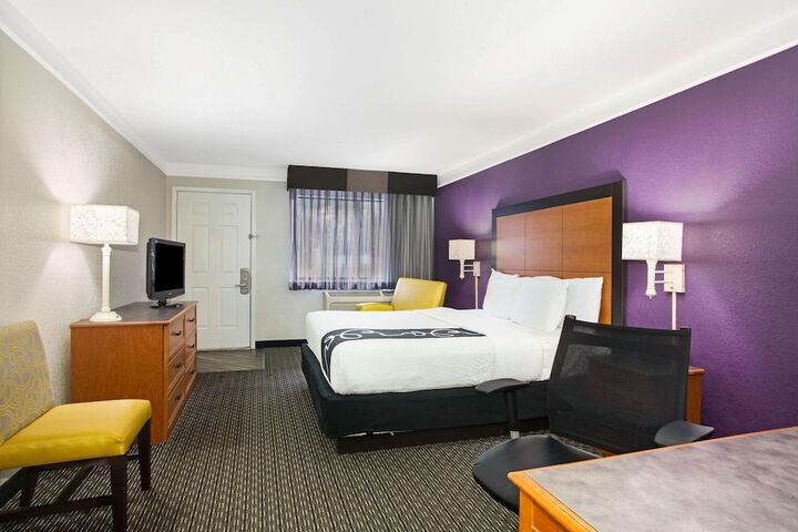 Room 32 of 63