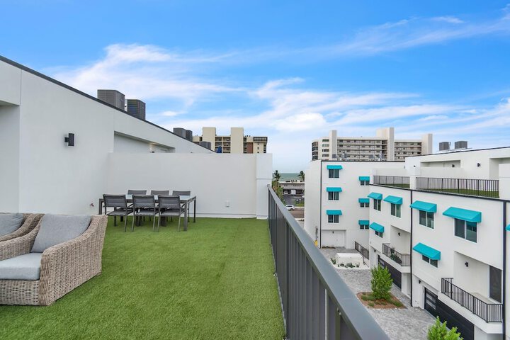Azul Townhomes A1