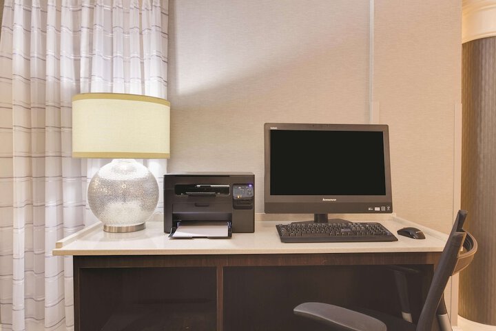 Business Center 29 of 29
