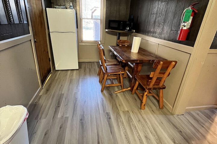 Cedarvale Cabins at Turner Falls