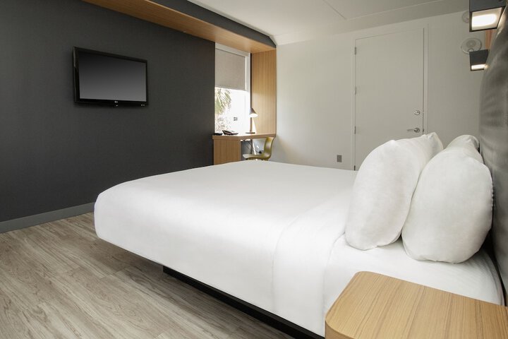 Room 38 of 68