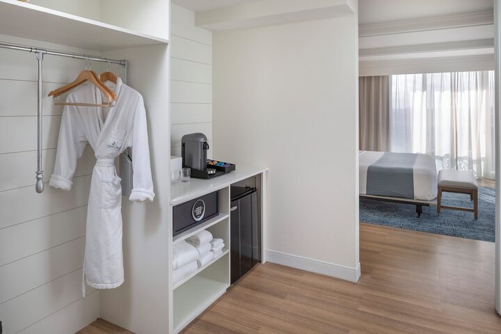 Room 31 of 118
