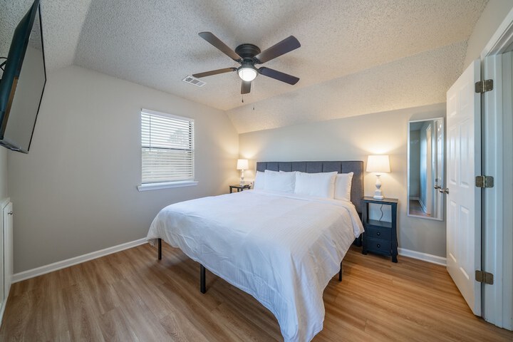 The Hamilton - Lakefront & Studio Suites Hot Springs