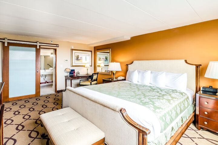 Room 18 of 32