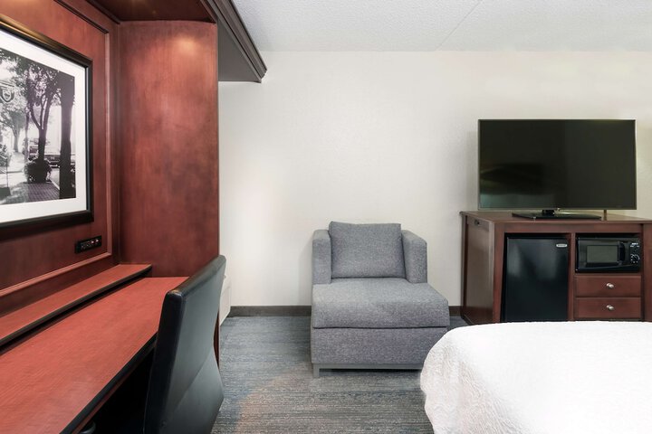 Room 17 of 28