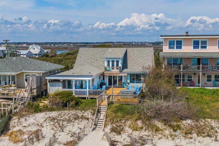 Surfside Cottage by Topsail Realty