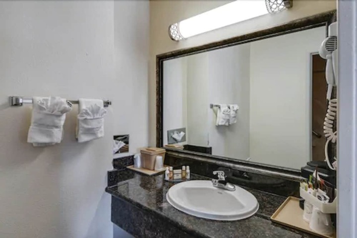 Room 21 of 29