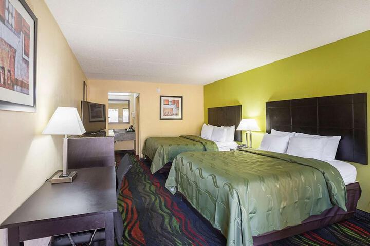 Room 21 of 36